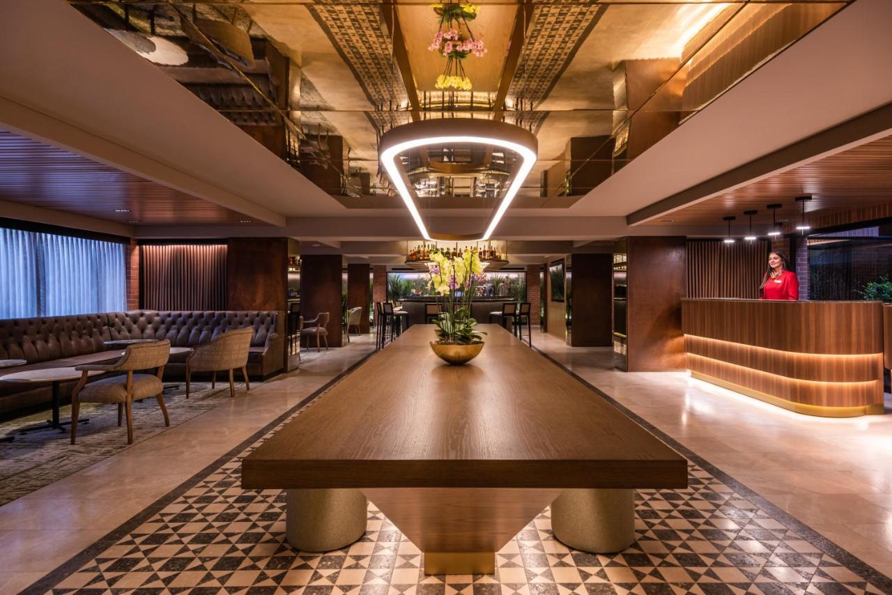 Hotel Estelar La Fontana Bogota Buitenkant foto The interior of the lounge