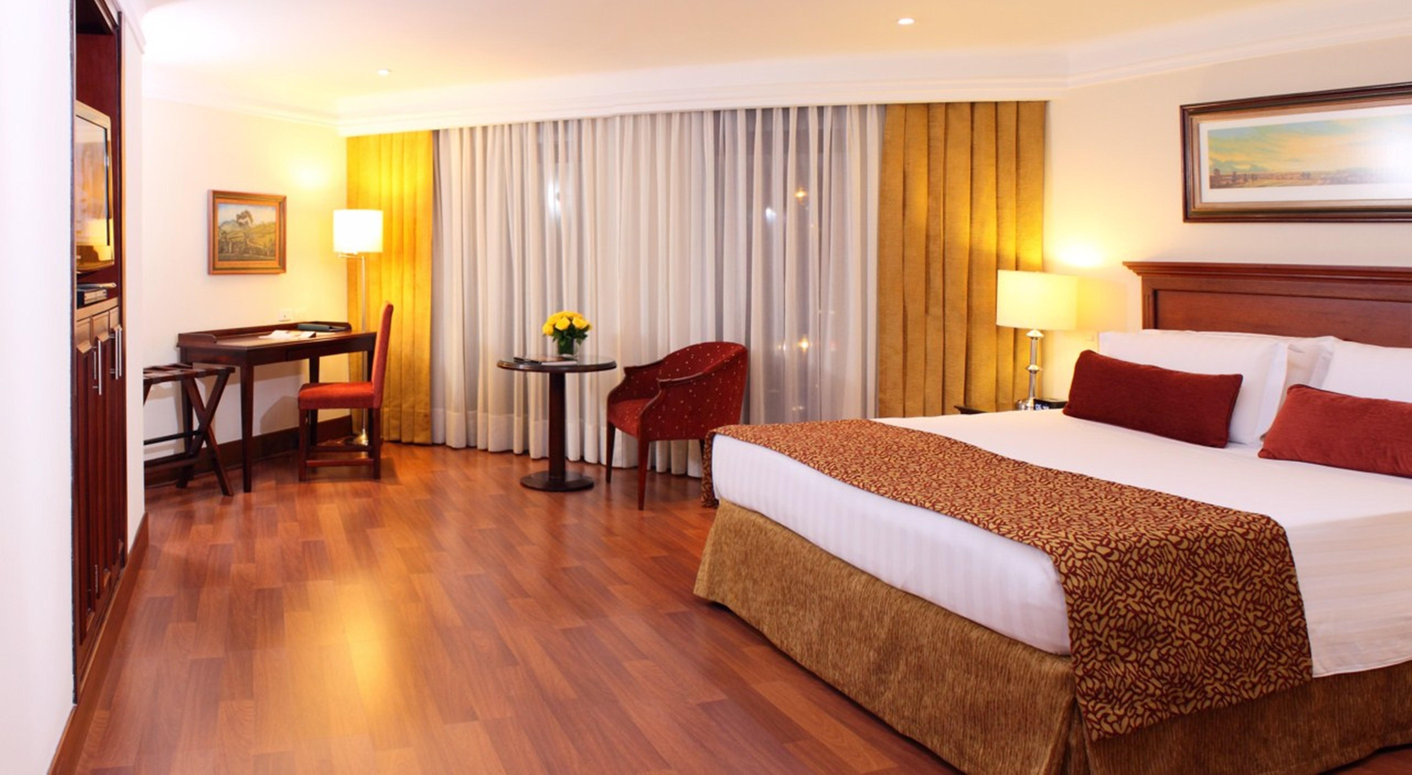 Hotel Estelar La Fontana Bogota Buitenkant foto A room at the hotel