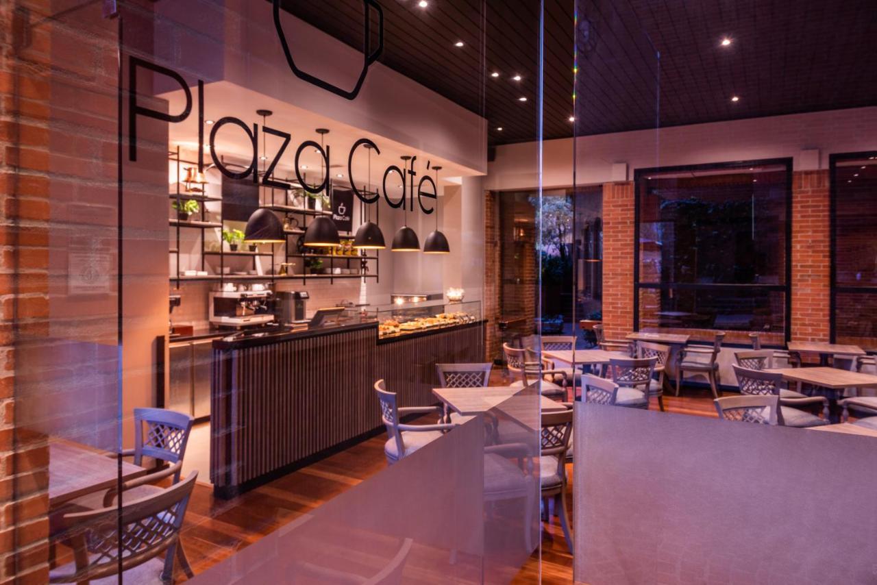 Hotel Estelar La Fontana Bogota Buitenkant foto Plaza Café
